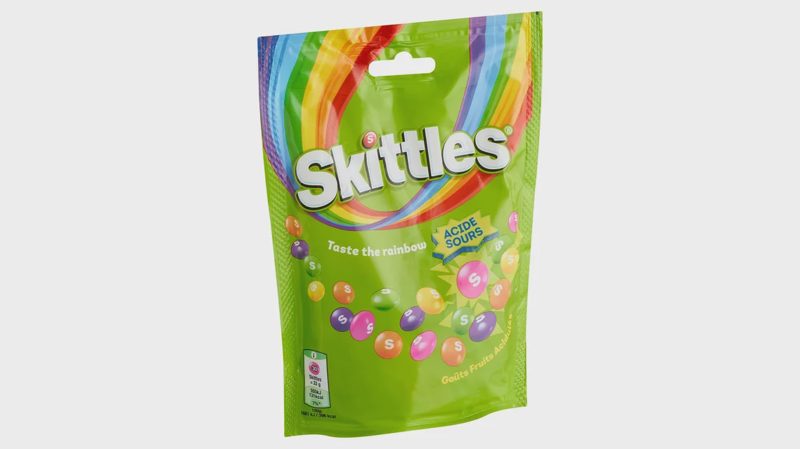 Skittles Sours žvýkací bonbóny v křupavé cukrové krustě s kyselými ovocnými příchutěmi 152g